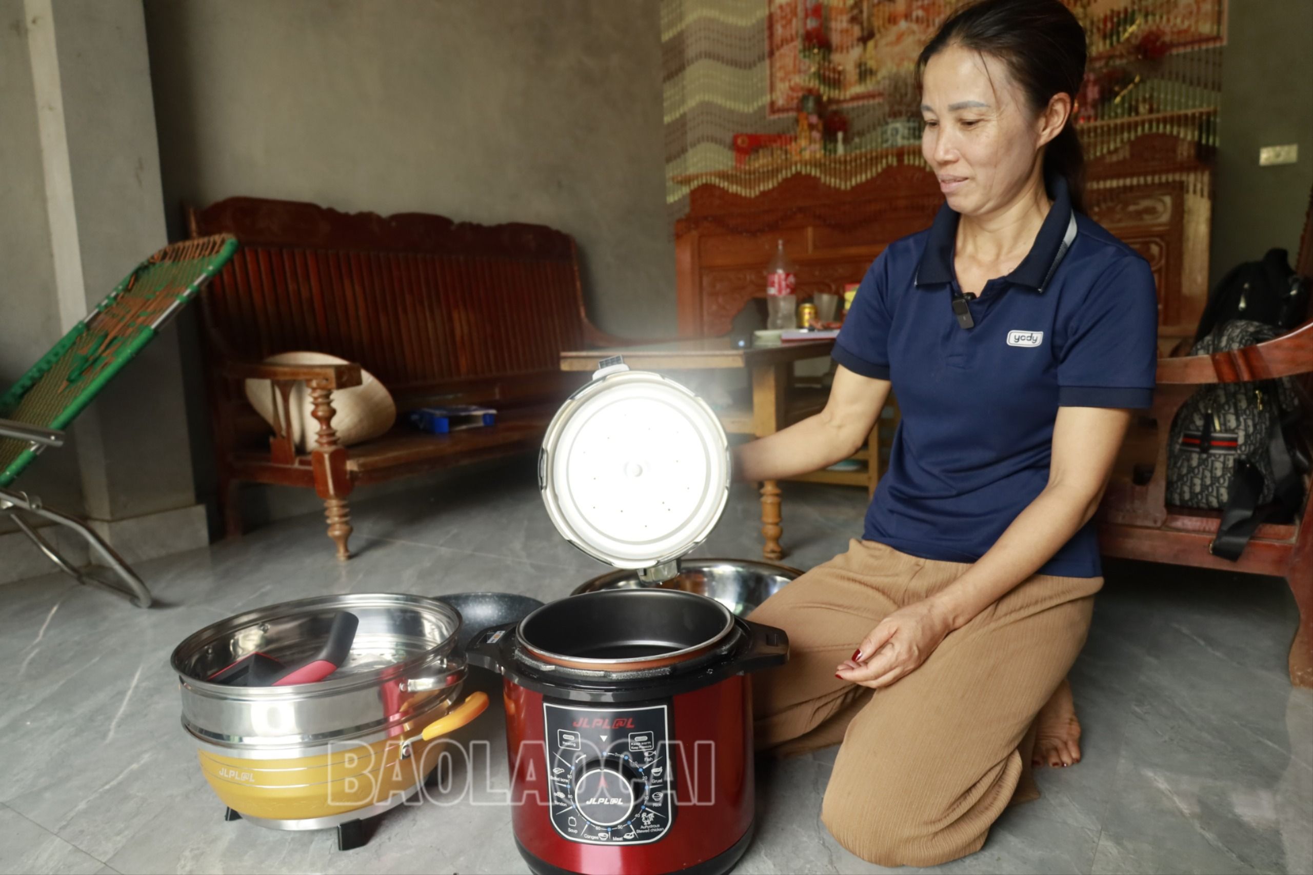 Bà Tươi may mắn lấy lại được tiền. 97cdc0e14801e75fbe10.jpg