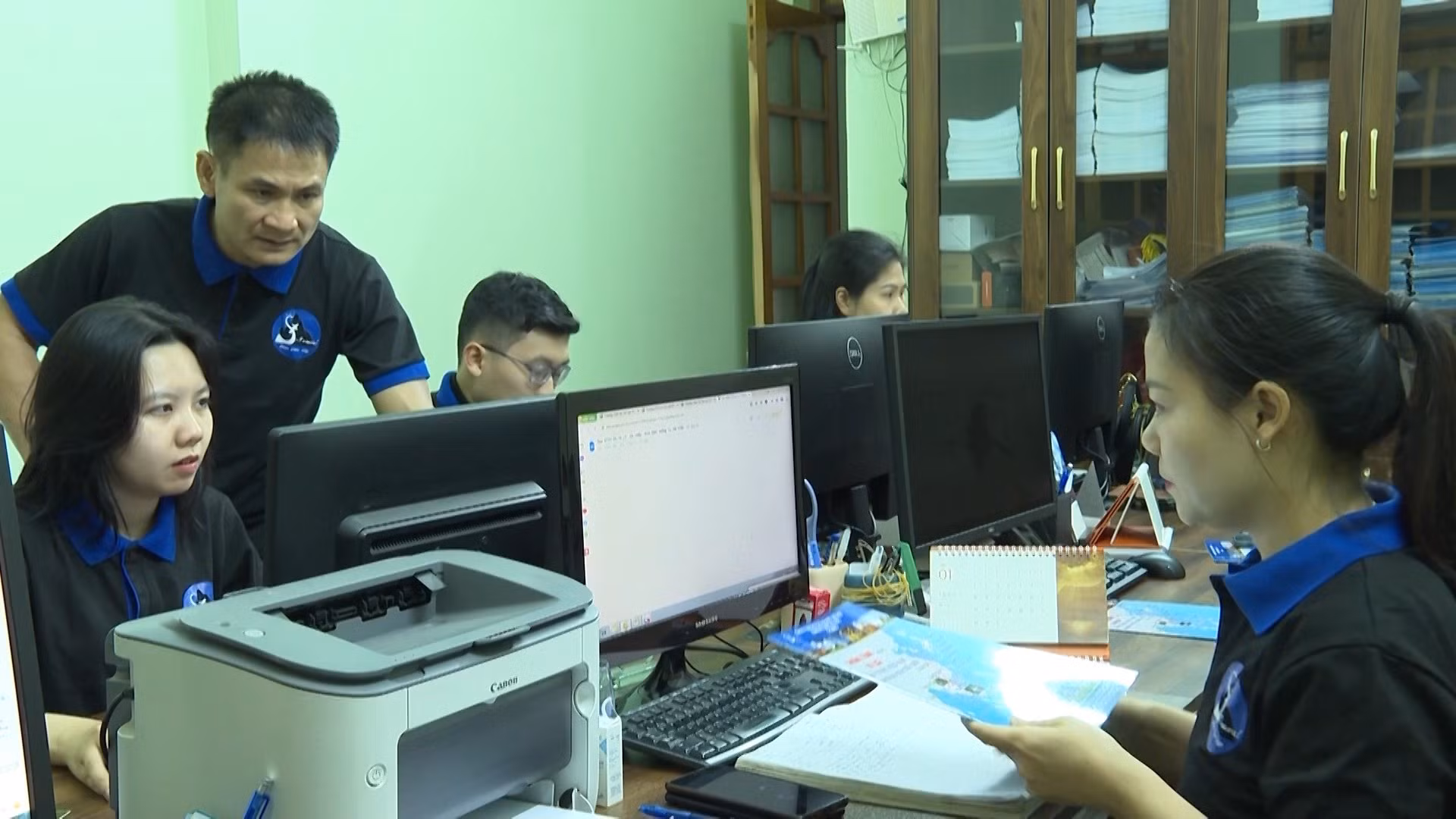 Công ty TNHH Một thành viên du lịch Mặt trời mọc đã có hơn 1000 khách đặt tour dịp Tết..jpg