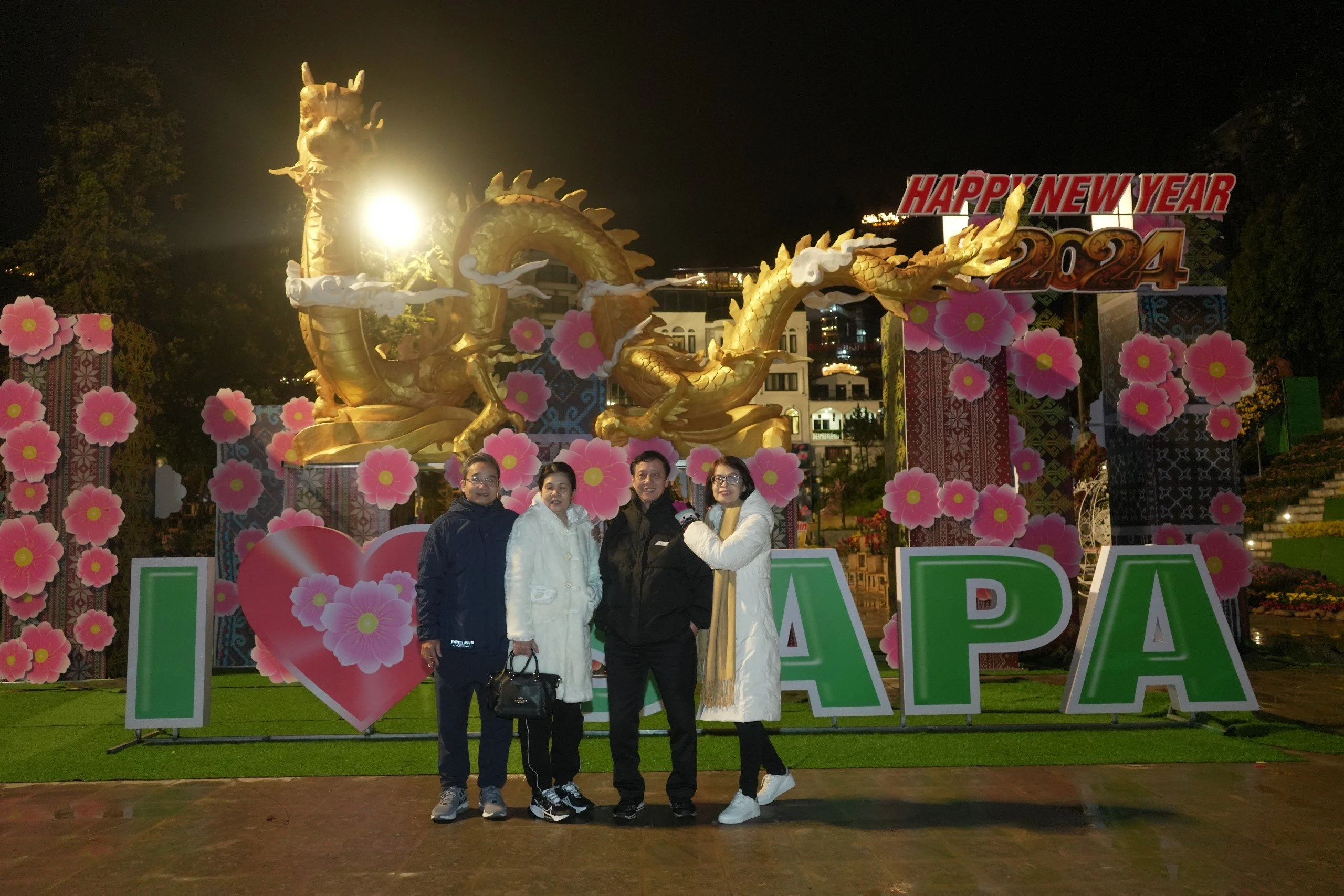 Du khách check in tại Không gian văn hoá Sa Pa tinh hoa hội tụ..jpg