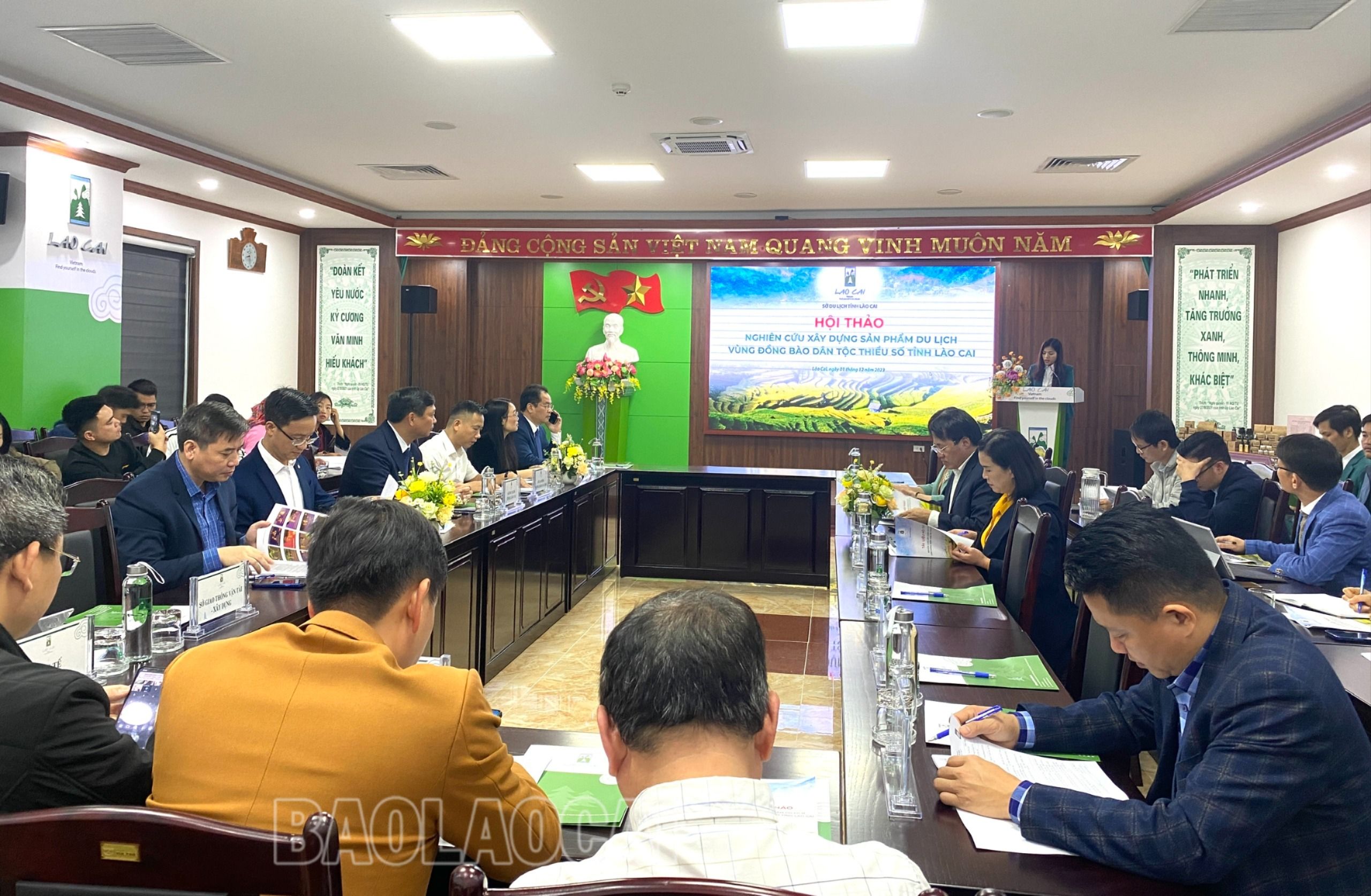 Quang cảnh hội thảo. 79d7aae500d4a98af0c5.jpg