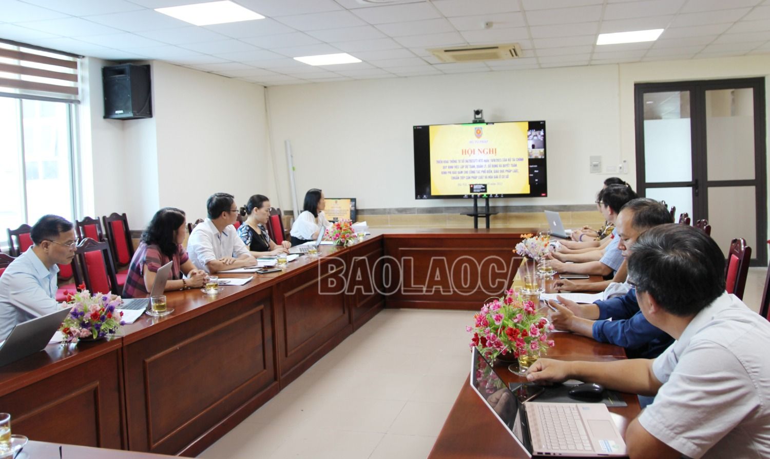 Hội nghị được tổ chức trực tuyến. 2.jpg