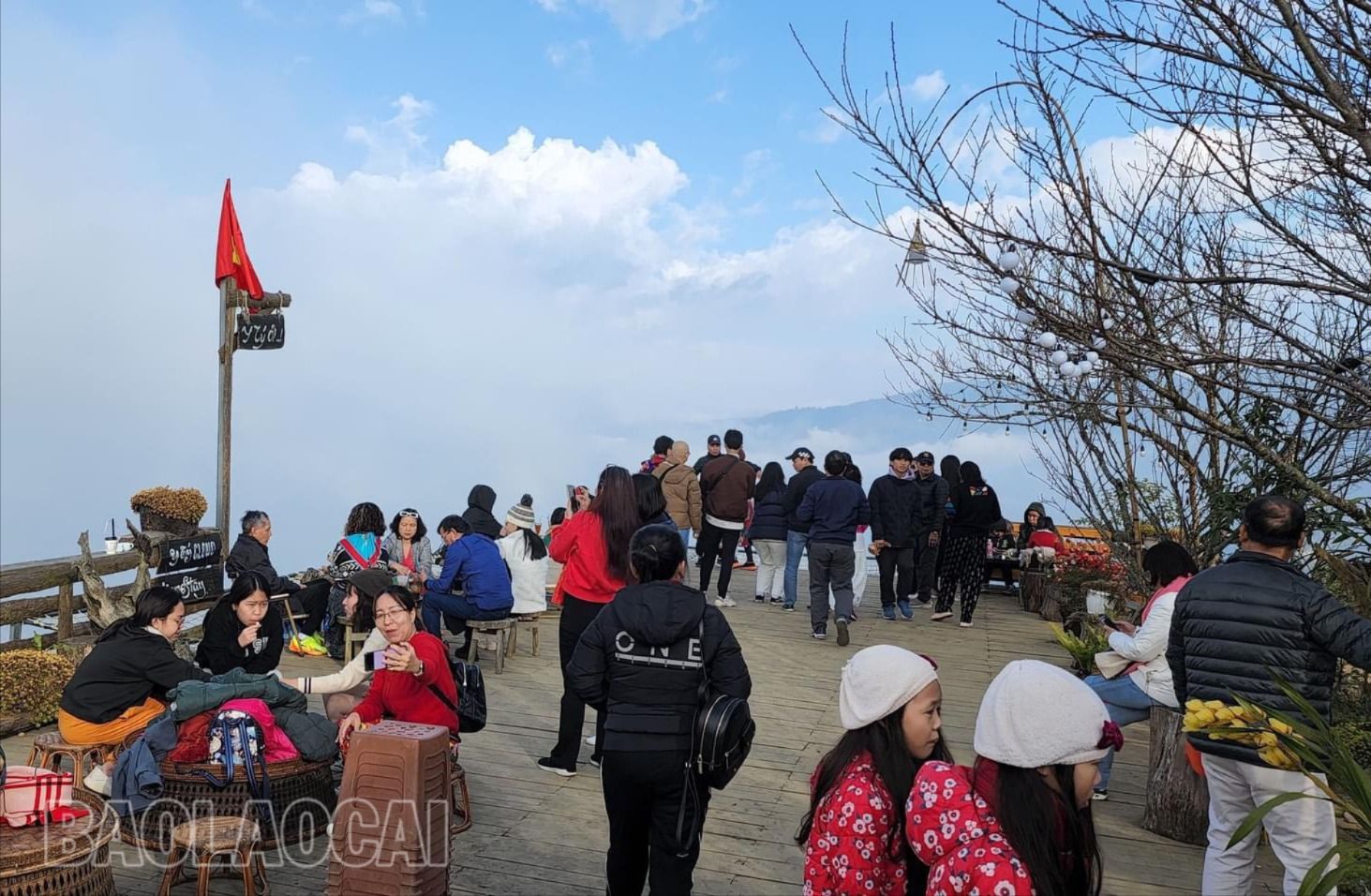 Y Tý là điểm "săn" mây lý tưởng trong ngày đầu năm. 1.jpg