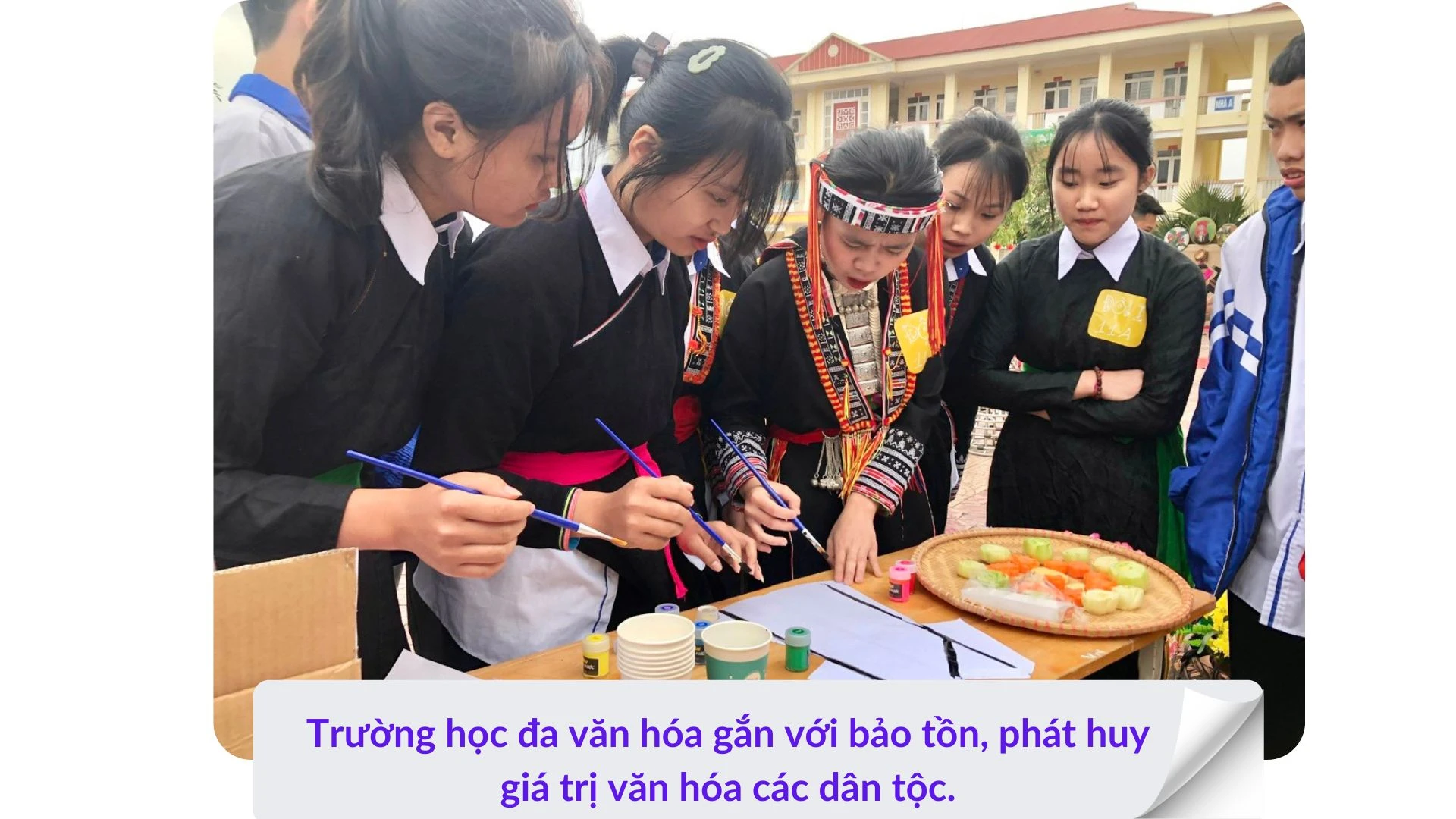 Giáo dục văn hóa truyền thống trong nhà trường.jpeg