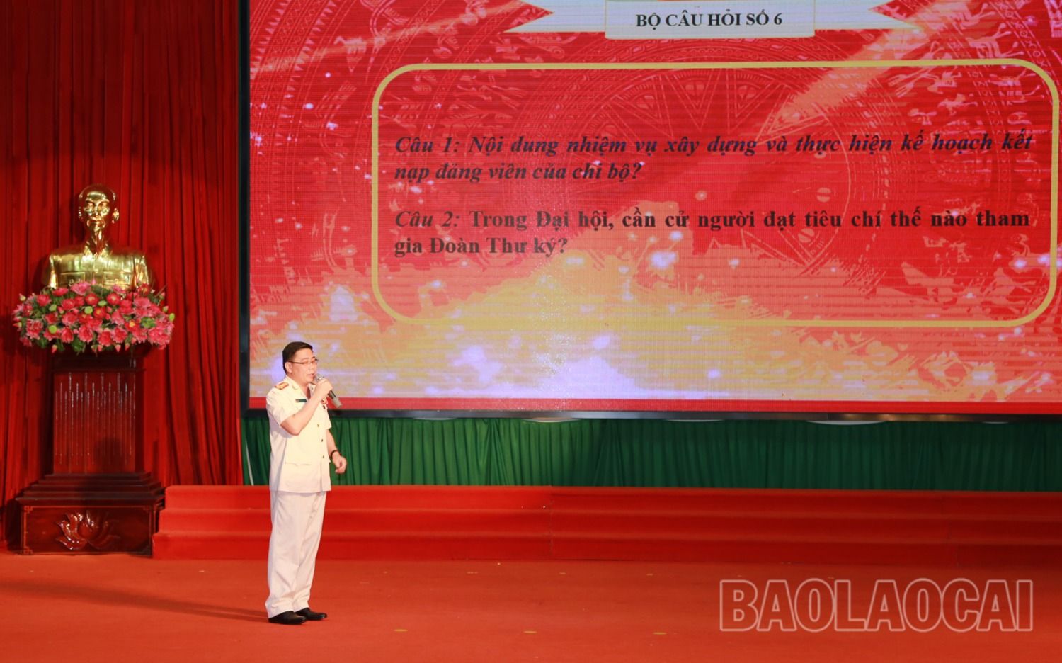 Thí sinh tham gia nội dung thi vấn đáp. ca4.JPG