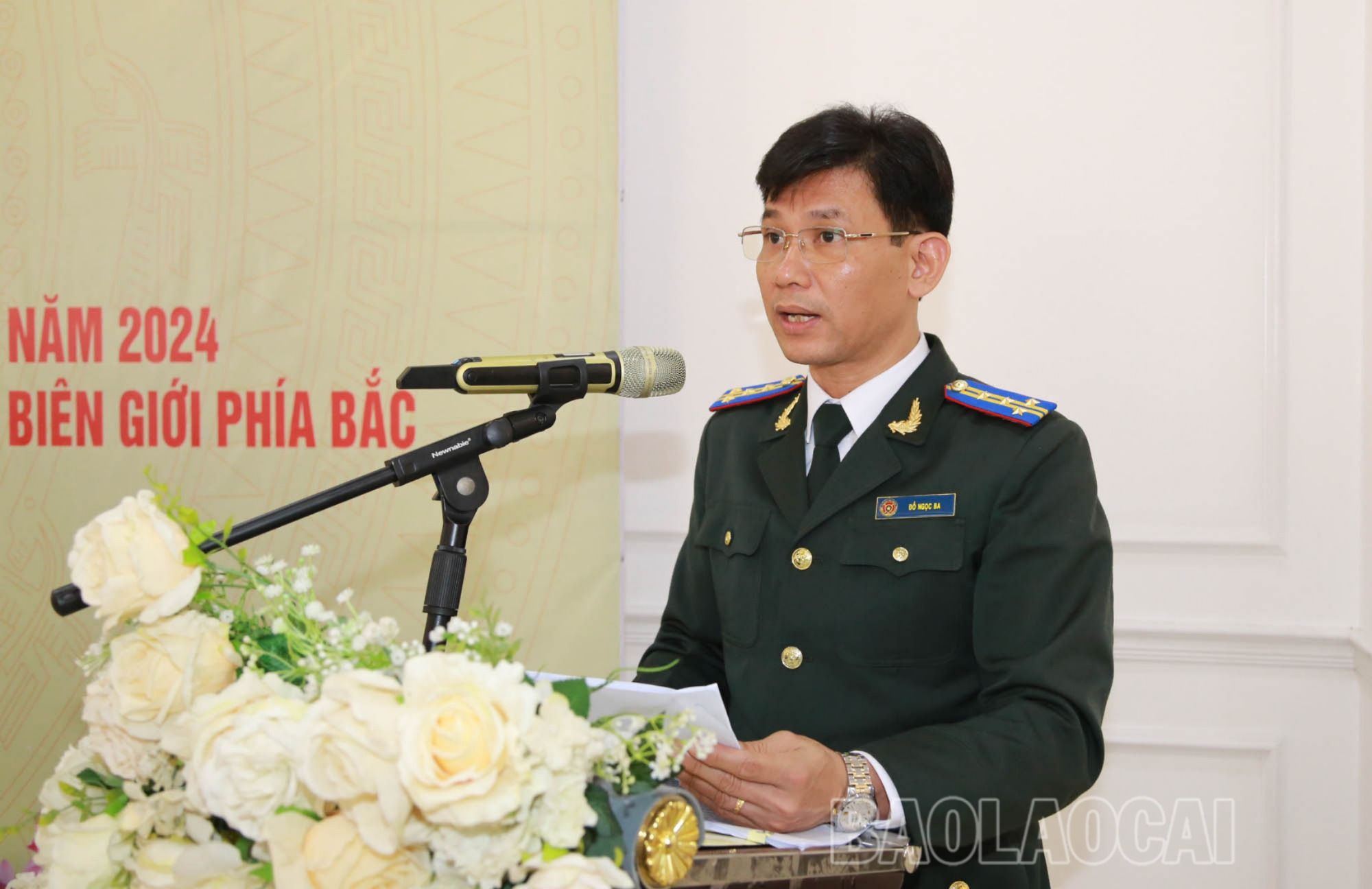 Đồng chí Đỗ Ngọc Ba, Quyền Cục Trưởng Cục Thi hành án dân sự tỉnh Lào Cai báo cáo kết quả kiểm tra công tác thi đua khen thưởng năm 2023 của Khu vực thi đua. img-2369-378-2869.jpg