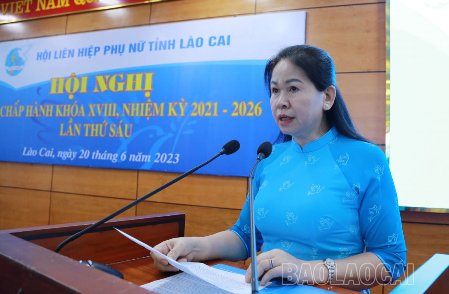 Chủ tịch Hội Phụ nữ tỉnh phát biểu khai mạc hội nghị. c3.JPG