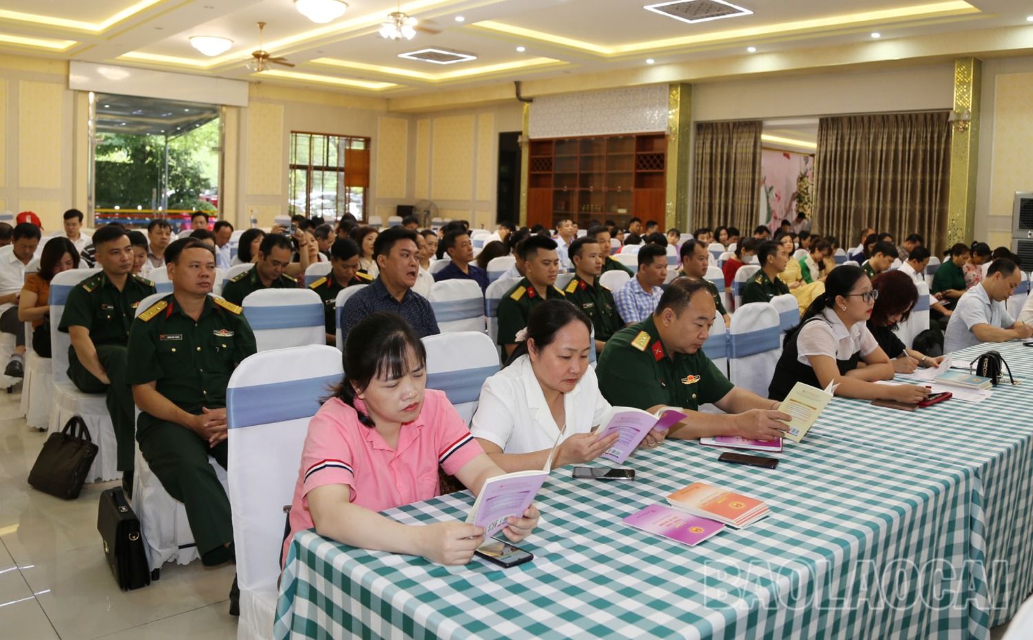 Đại biểu dự hội nghị. pb2.JPG