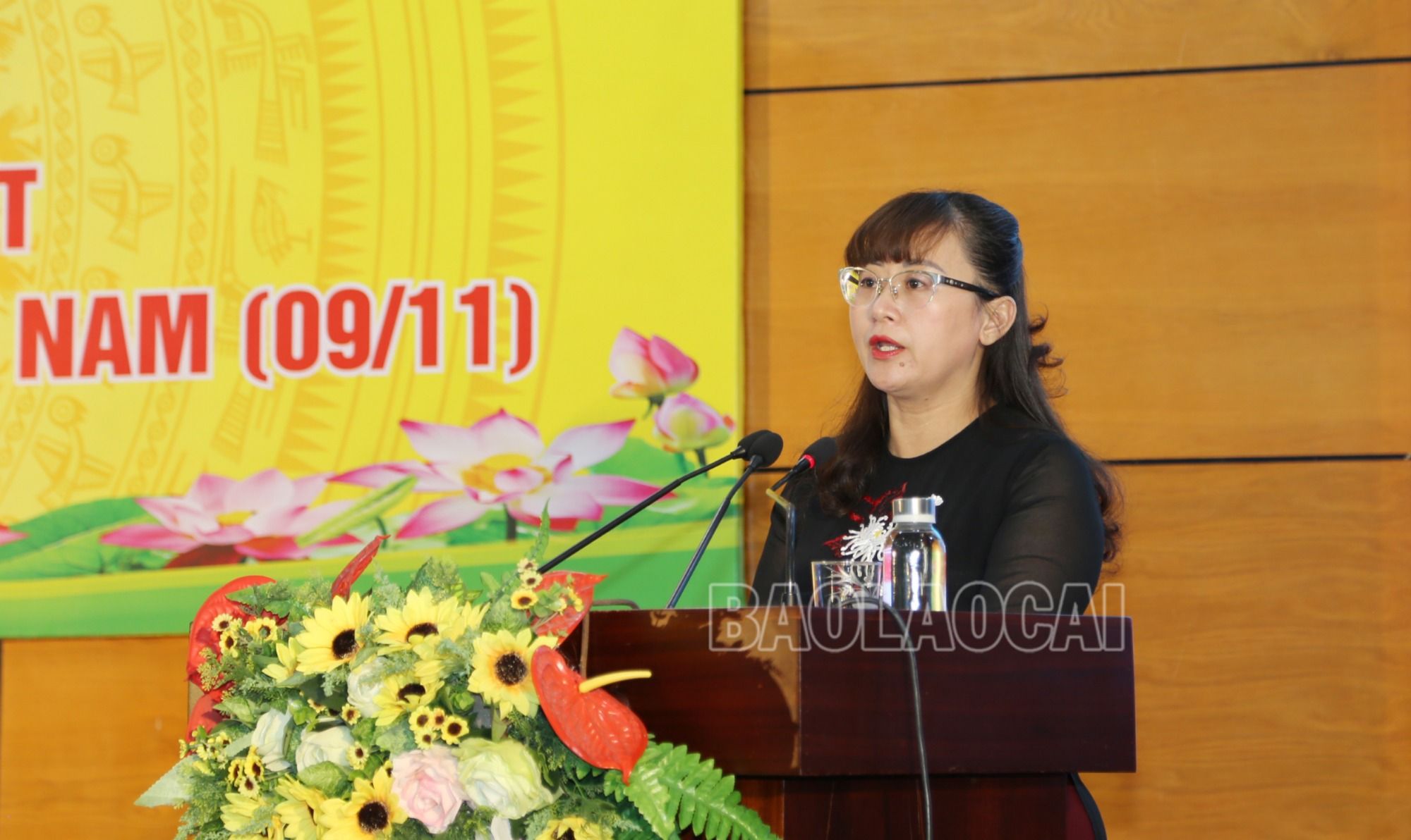 Đồng chí Giàng Thị Dung, Phó Chủ tịch UBND tỉnh, Chủ tịch Hội đồng phối hợp phổ biến, giáo dục pháp luật tỉnh phát biểu tại diễn đàn. IMG_0131.JPG