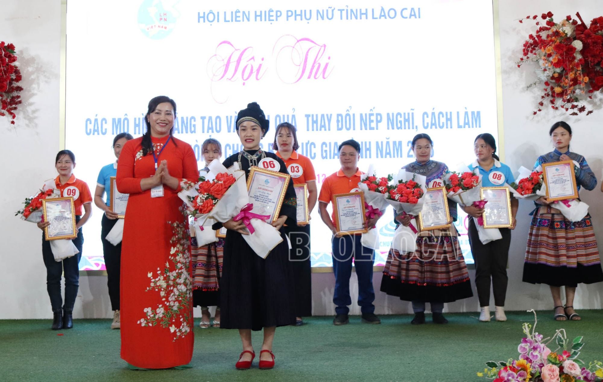 Trao giải Nhất cho đội thi xã Cốc Ly. IMG_0879.JPG