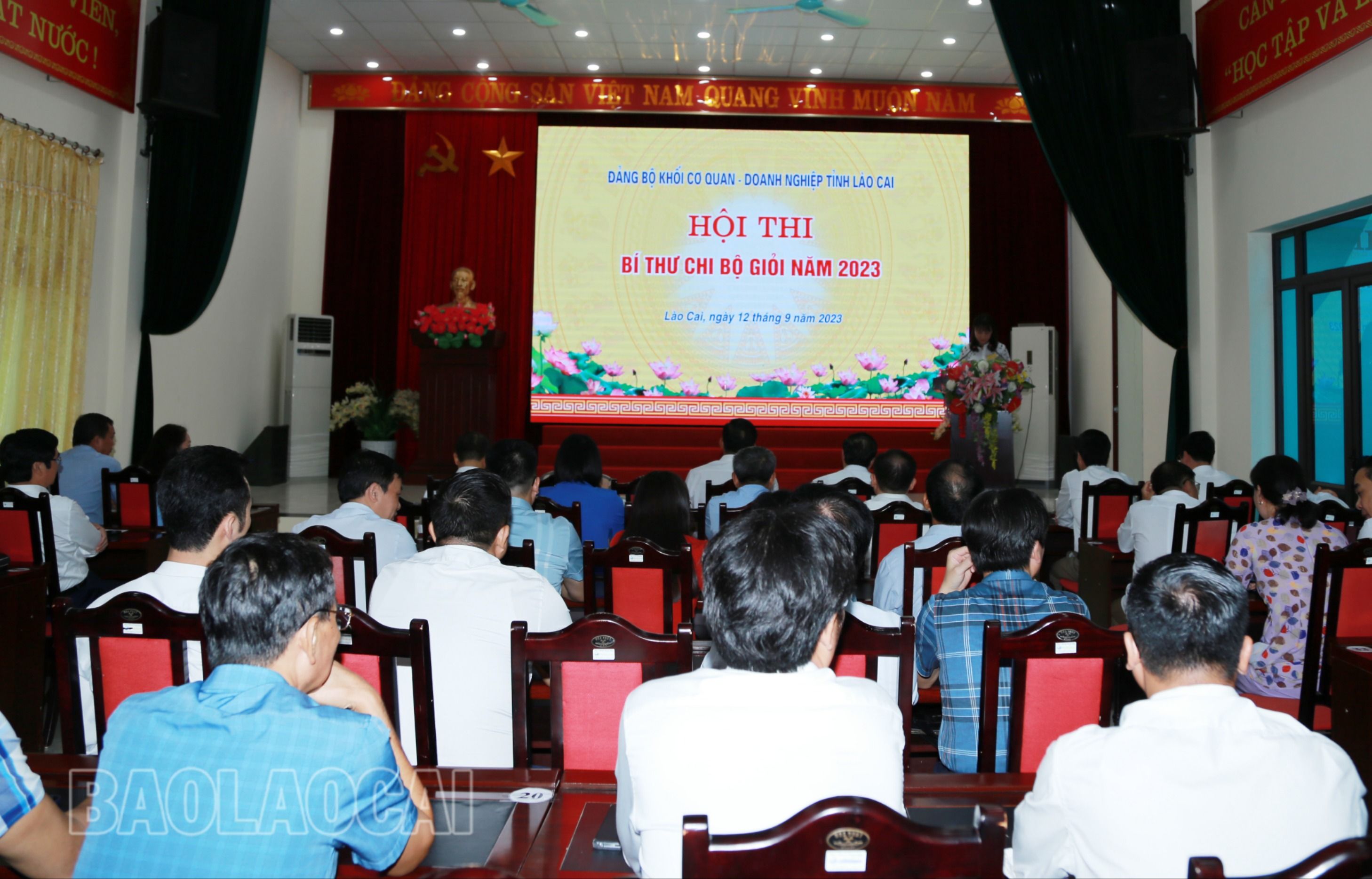 Quang cảnh hội thi. bt1.JPG