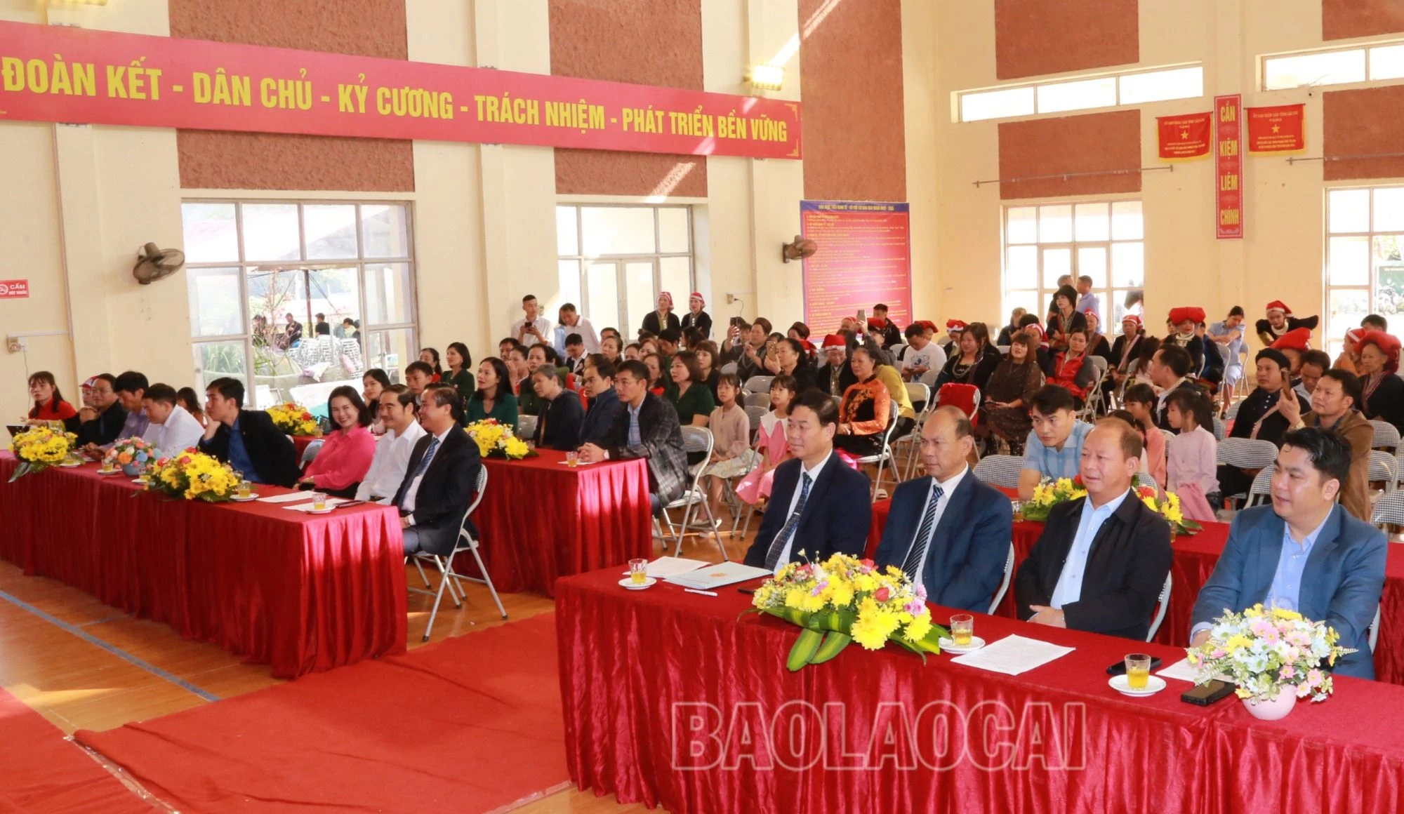 Các đại biểu dự ngày hội.