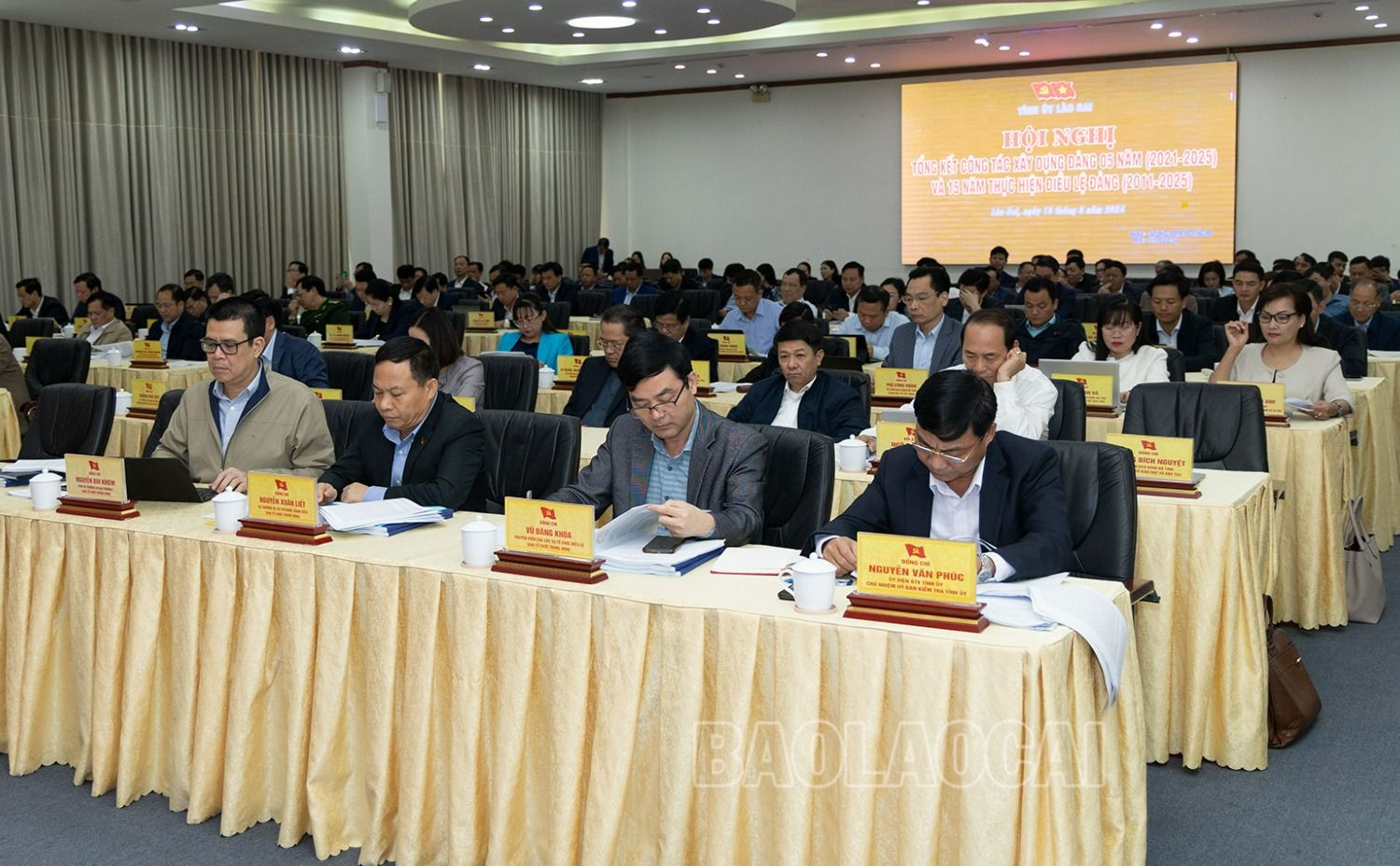 Các đại biểu dự hội nghị. t3.jpg