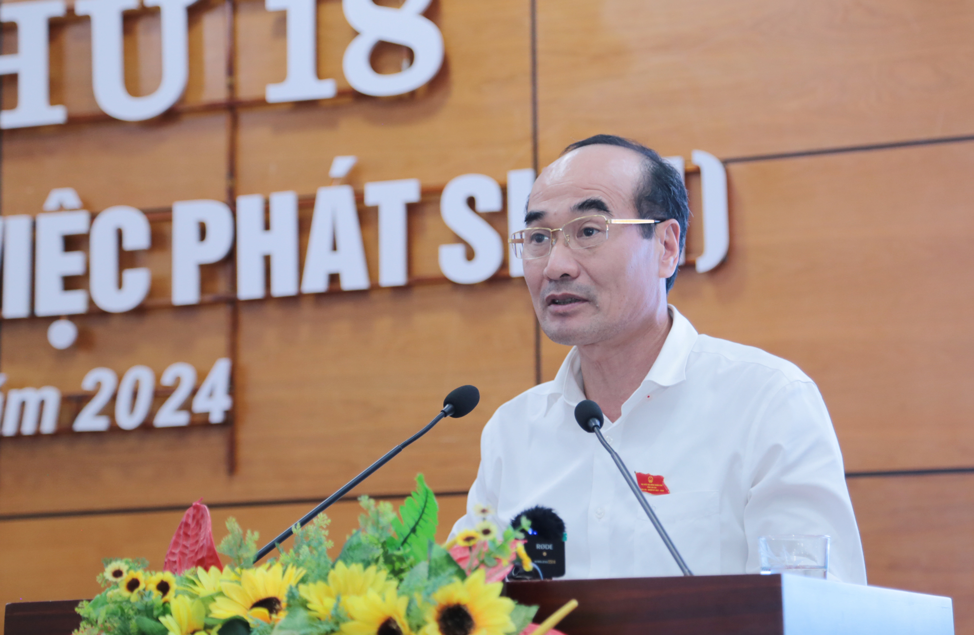 Chủ tịch HĐND tỉnh Vũ Xuân Cường phát biểu bế mạc Kỳ họp. IMG_6888.JPG