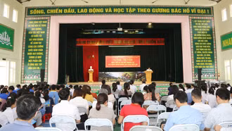 Gần 500 học sinh huyện Bát Xát được tuyên truyền về biển, đảo