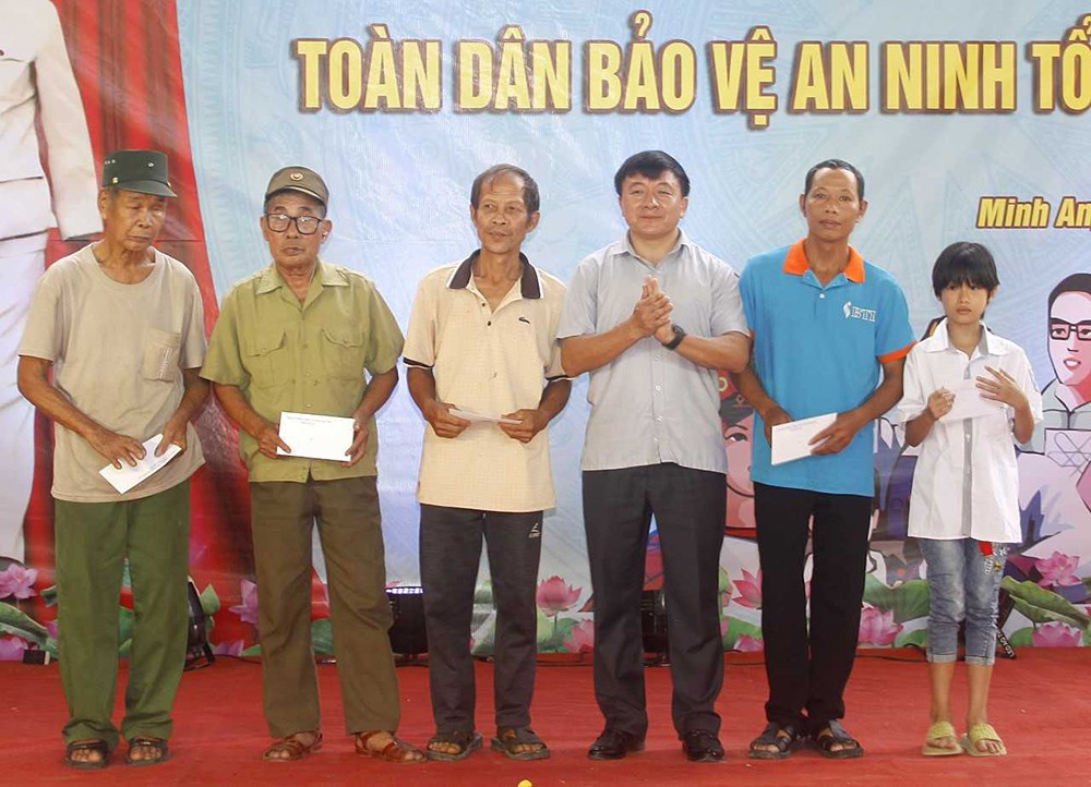 Ngày hội Toàn dân bảo vệ an ninh Tổ quốc tại Xã Minh An (Văn Chấn) ̣ ảnh 2 Ngày hội Toàn dân bảo vệ an ninh Tổ quốc tại Xã Minh An (Văn Chấn) ̣ ảnh 2
