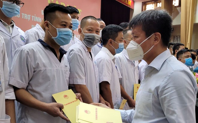 UBND tỉnh Yên Bái gặp mặt đoàn công tác lên đường hỗ trợ tỉnh Bình Dương và tỉnh Bà Rịa - Vũng Tàu phòng, chống dịch bệnh Covid-19 ảnh 3 UBND tỉnh Yên Bái gặp mặt đoàn công tác lên đường hỗ trợ tỉnh Bình Dương và tỉnh Bà Rịa - Vũng Tàu phòng, chống dịch bệnh Covid-19 ảnh 3