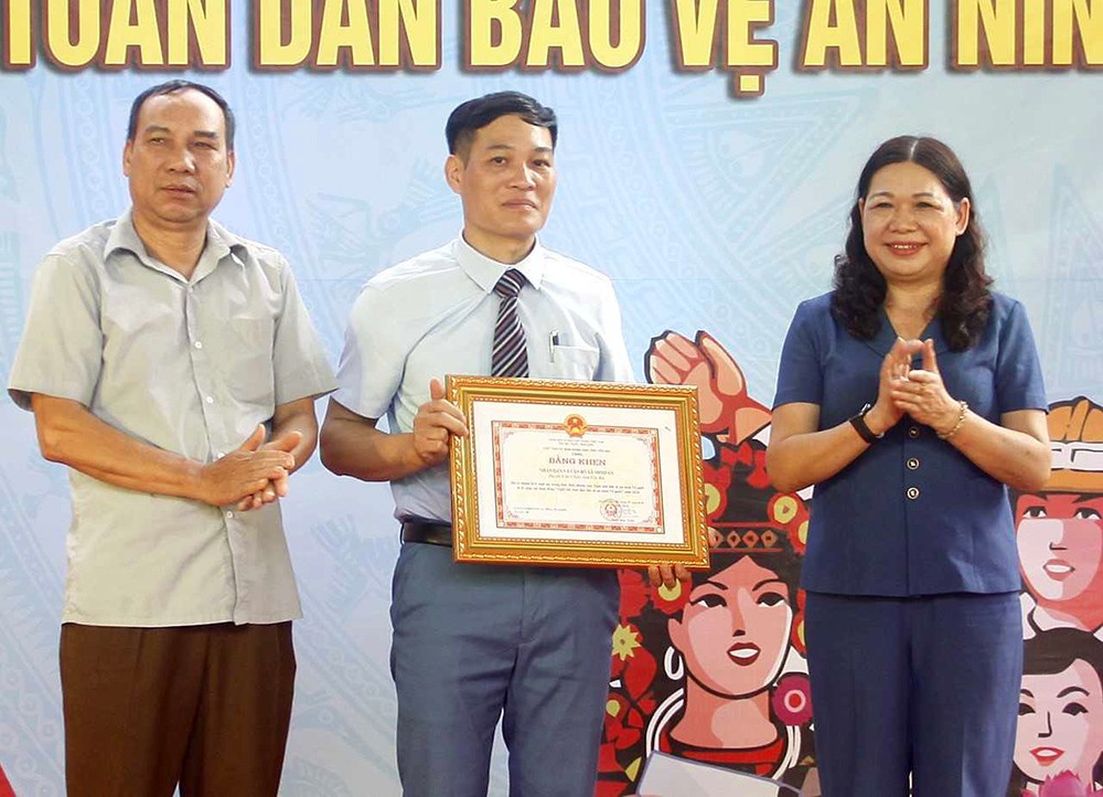 Ngày hội Toàn dân bảo vệ an ninh Tổ quốc tại Xã Minh An (Văn Chấn) ̣ ảnh 3 Ngày hội Toàn dân bảo vệ an ninh Tổ quốc tại Xã Minh An (Văn Chấn) ̣ ảnh 3