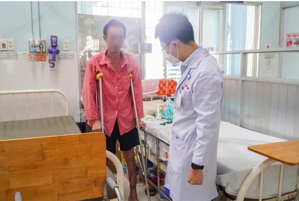 Bệnh nhân đầu tiên tại Việt Nam được áp dụng kỹ thuật ghép mảnh in 3D Titan dạng lưới ảnh 1