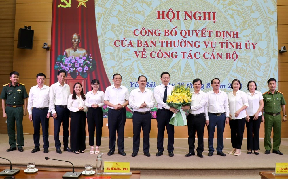 Bí thư Huyện ủy Yên Bình An Hoàng Linh giữ chức Chánh Văn phòng Tỉnh ủy Yên Bái ảnh 3