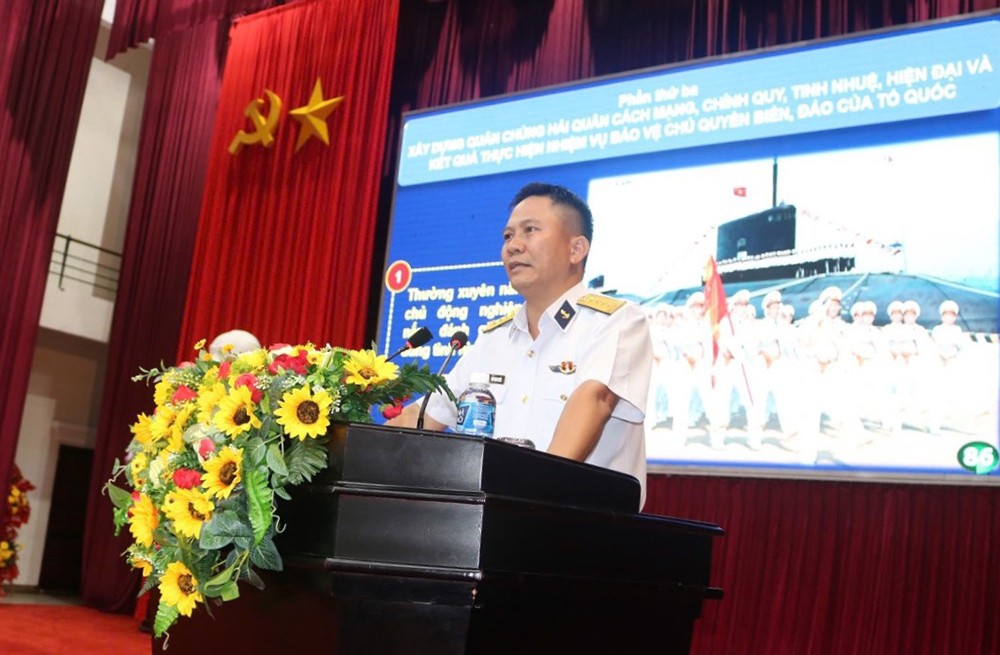 Vùng 2 Hải quân tuyên truyền biển, đảo cho cán bộ chủ chốt tỉnh Bình Thuận ảnh 1 Vùng 2 Hải quân tuyên truyền biển, đảo cho cán bộ chủ chốt tỉnh Bình Thuận ảnh 1
