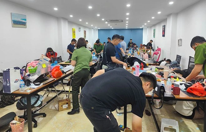 Khởi tố 26 đối tượng "đóng vai" bác sỹ các bệnh viện lớn để lừa đảo hơn 8.000 người ảnh 1