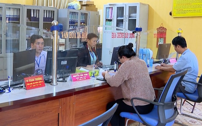 Đào tạo cán bộ để có một Yên Bái “Xanh, hài hòa, bản sắc và hạnh phúc” ảnh 2