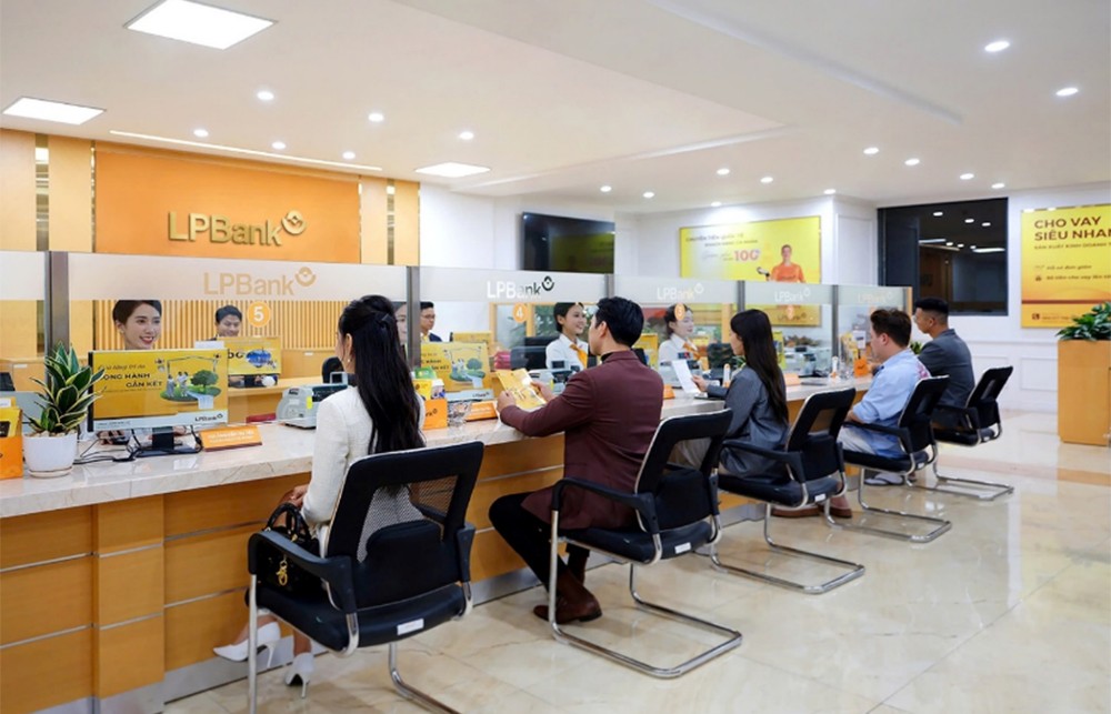 LPBank triển khai gói giải pháp tài chính toàn diện dành riêng cho cán bộ, nhân viên hành chính sự nghiệp và lực lượng vũ trang ảnh 1 LPBank triển khai gói giải pháp tài chính toàn diện dành riêng cho cán bộ, nhân viên hành chính sự nghiệp và lực lượng vũ trang ảnh 1