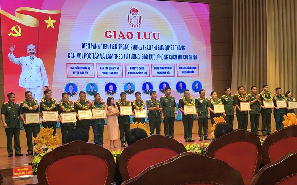 Trần Tuấn Anh - sĩ quan trẻ tham mưu giỏi ảnh 2 Trần Tuấn Anh - sĩ quan trẻ tham mưu giỏi ảnh 2