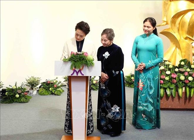 Phu nhân Tổng Bí thư Nguyễn Phú Trọng và Phu nhân Tổng Bí thư, Chủ tịch Trung Quốc Tập Cận Bình thăm Bảo tàng Phụ nữ Việt Nam ảnh 3 Phu nhân Tổng Bí thư Nguyễn Phú Trọng và Phu nhân Tổng Bí thư, Chủ tịch Trung Quốc Tập Cận Bình thăm Bảo tàng Phụ nữ Việt Nam ảnh 3