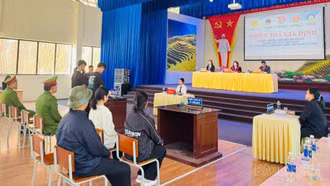 Phiên tòa giả định tại trường Phổ thông DTNT THPT Yên Bái tỉnh Lào Cai. 