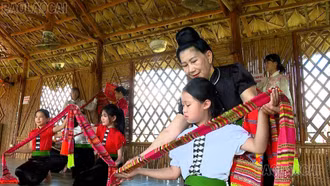 Nghệ nhân Hoàng Thị Văn và tình yêu dành cho văn hóa Thái