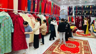 Cuối năm rộn ràng sắc áo dài trong các tiệm may
