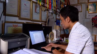 Thầy giáo Lê Văn Cường