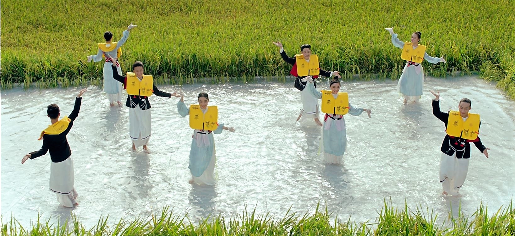 Đưa bản sắc văn hoá dân tộc Việt Nam quảng bá trên những chuyến bay Đưa bản sắc văn hoá dân tộc Việt Nam quảng bá trên những chuyến bay
