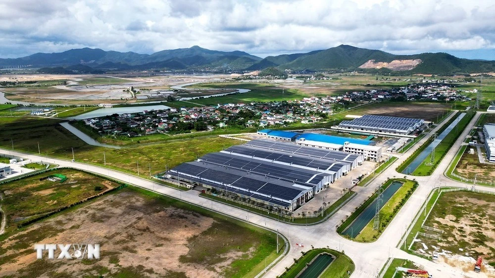 Mô hình Khu công nghiệp sinh thái khắc phục được những hạn chế, bất cập về vấn đề môi trường, giảm chất thải, đóng góp đáng kể vào nỗ lực ứng phó với biến đổi khí hậu (Khu công nghiệp WHA 1, huyện Nghi Lộc, tỉnh Nghệ An).