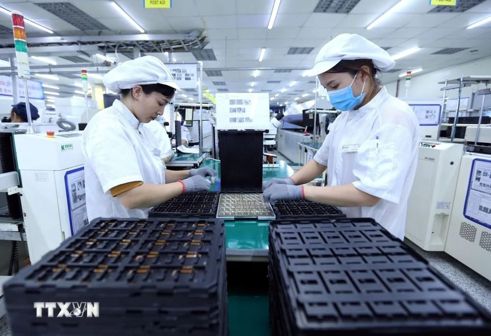 Dây chuyền sản xuất bản mạch điện tử tại Công ty TNHH Nexcon Việt Nam, vốn đầu tư của Hàn Quốc tại Bắc Ninh.