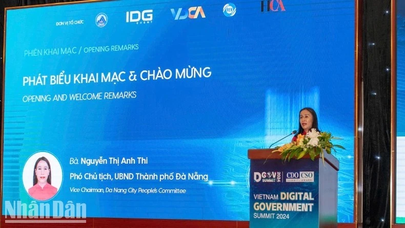 Phó Chủ tịch Ủy ban nhân dân thành phố Đà Nẵng Nguyễn Thị Anh Thi phát biểu.