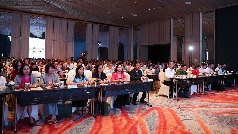 Hội thảo thu hút sự tham dự của đại diện lãnh đạo các cơ quan, đơn vị thuộc Bộ Văn hóa, Thể thao và Du lịch, các sở thông tin, truyền thông, các sở văn hóa, thể thao và du lịch trên cả nước.