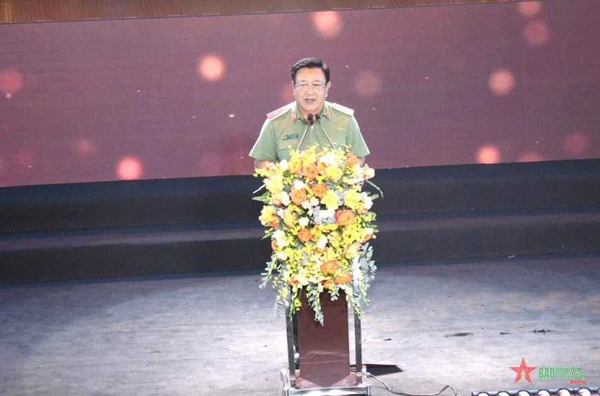 Thiếu tướng Đỗ Triệu Phong, Cục trưởng Cục Truyền thông Công an nhân dân phát biểu tổng kết liên hoan. 2-1837-3229.jpg