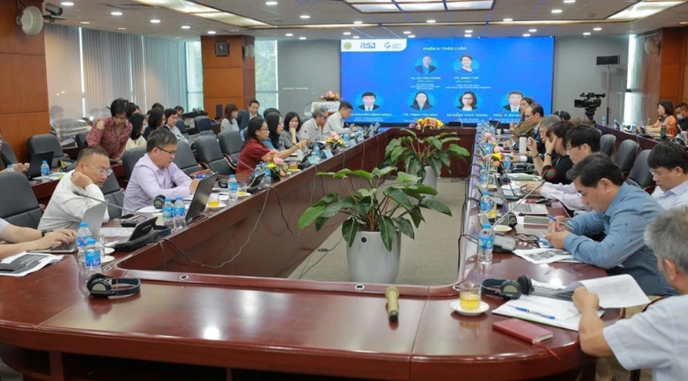 Đông đảo các chuyên gia, nhà khoa học tham dự hội thảo. 2.jpg