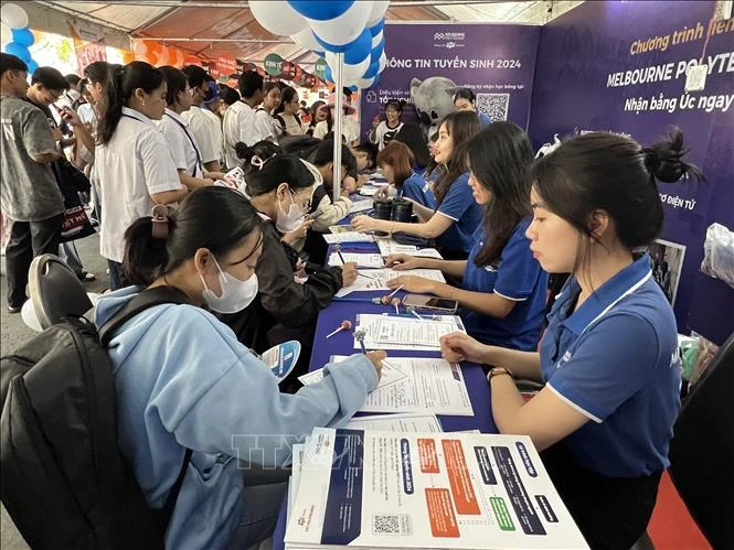 Một gian tư vấn tuyển sinh, hướng nghiệp tại Cần Thơ.