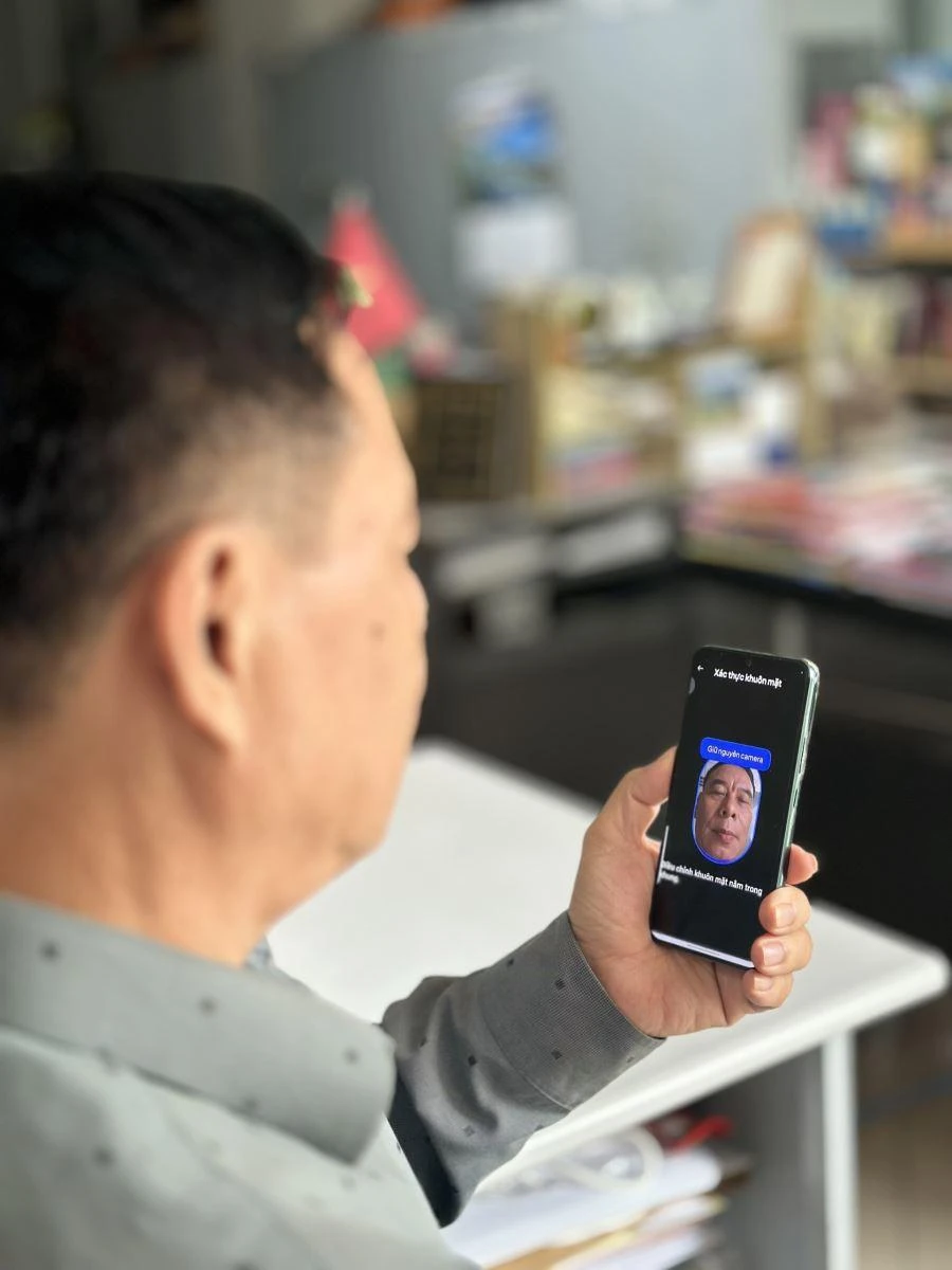 Lợi dụng việc ngân hàng cập nhật sinh trắc học khuôn mặt kể từ ngày 1/7, hình thức lừa đảo này cũng nở rộ khiến không ít người bị dính bẫy, mất tiền. (Ảnh minh họa)