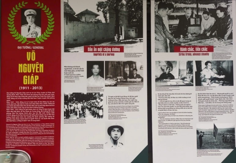 Tư liệu về Đại tướng Võ Nguyên Giáp được giới thiệu tại trưng bày.