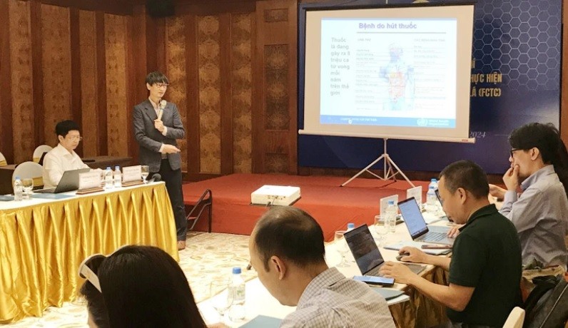 Các chuyên gia y tế chia sẻ thông tin Công ước Khung về kiểm soát thuốc lá. 1-2202.jpg