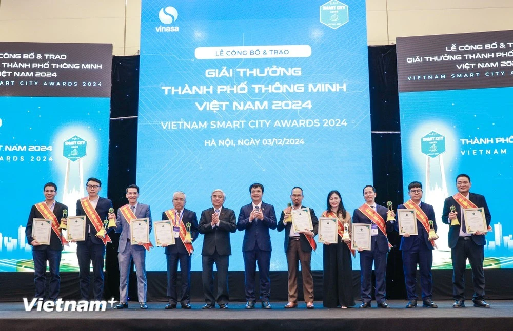 Nhóm các giải pháp công nghệ đoạt giải.