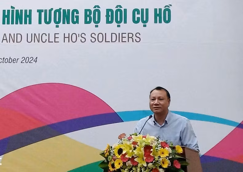 Phó Giáo sư, Tiến sĩ Nguyễn Đức Sơn, Hiệu trưởng Trường Đại học Sư phạm Hà Nội phát biểu mở đầu hội thảo.