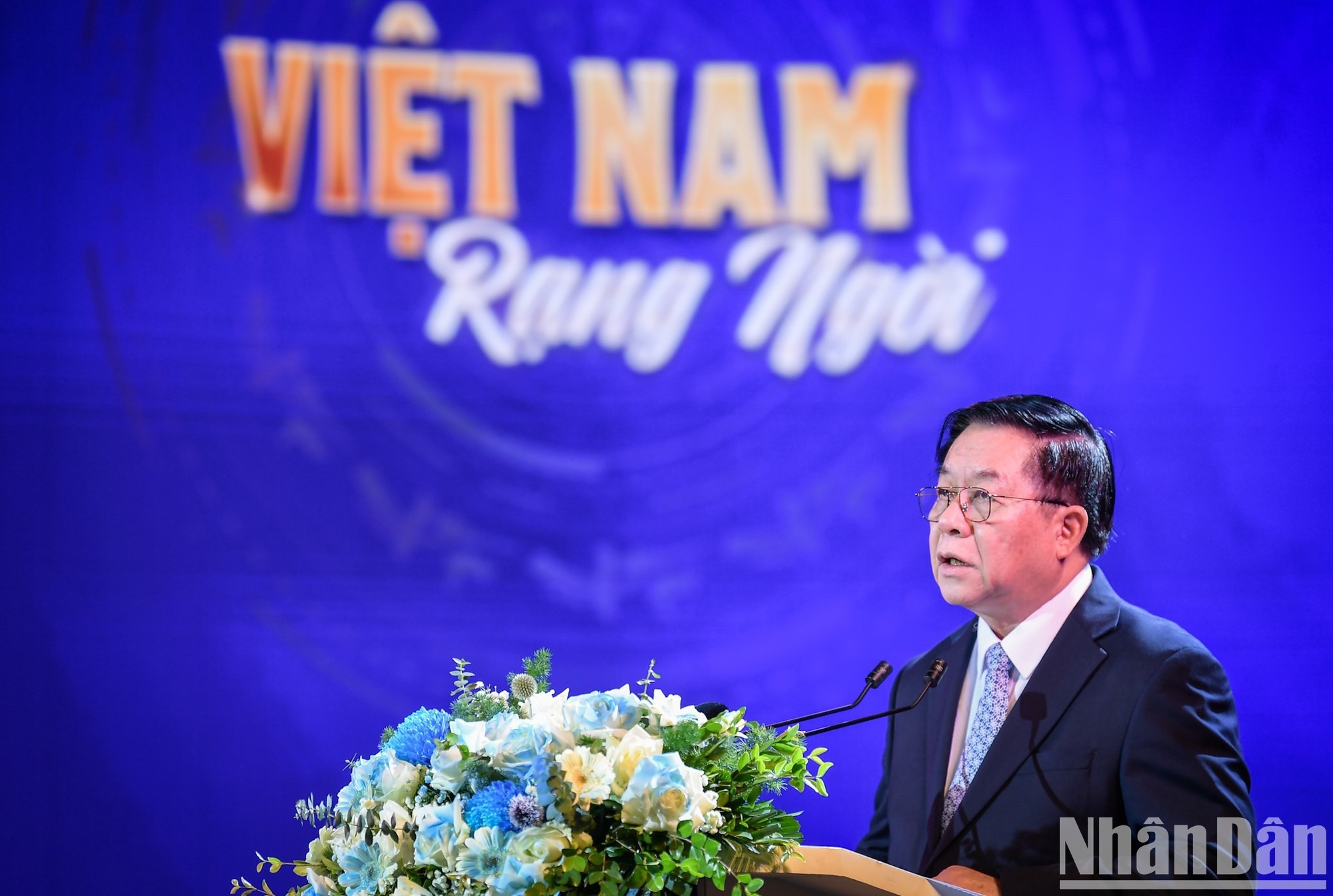 Phát biểu chỉ đạo tại Lễ trao giải, đồng chí Nguyễn Trọng Nghĩa, Ủy viên Bộ Chính trị, Bí thư Trung ương Đảng, Trưởng Ban Tuyên giáo Trung ương cho biết, công tác thông tin đối ngoại của Việt Nam đã trải qua những chặng đường dài với nhiều thành tựu đáng tự hào. Phát biểu chỉ đạo tại Lễ trao giải, đồng chí Nguyễn Trọng Nghĩa, Ủy viên Bộ Chính trị, Bí thư Trung ương Đảng, Trưởng Ban Tuyên giáo Trung ương cho biết, công tác thông tin đối ngoại của Việt Nam đã trải qua những chặng đường dài với nhiều thành tựu đáng tự hào.