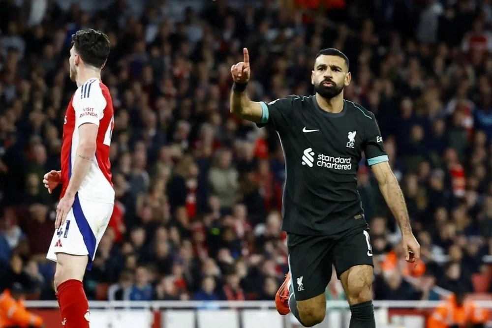Salah giúp Liverpool thoát thua trước Arsenal.