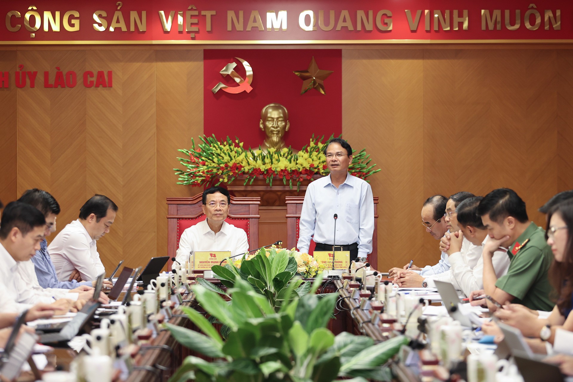 Bí thư Tỉnh ủy Lào Cai Đặng Xuân Phong phát biểu tại buổi làm việc. 4-7151.jpg