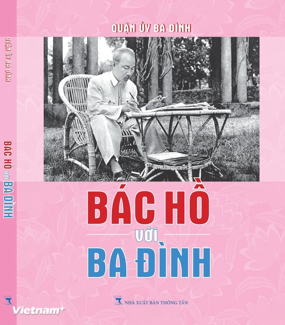 Bìa sách "Bác Hồ với Ba Đình".